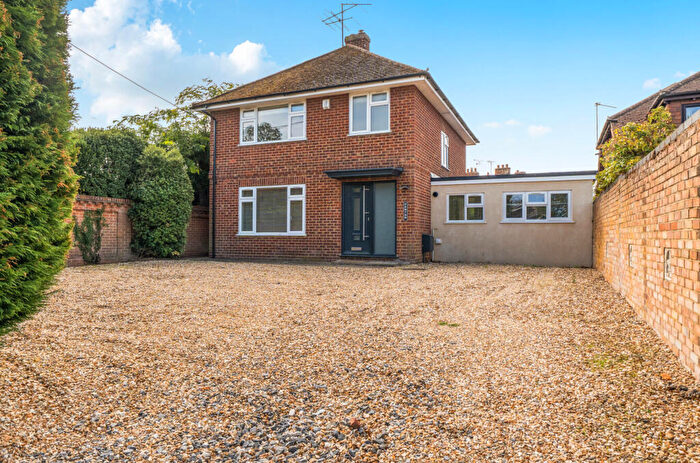 3 Bedroom Detached House For Sale In Swallowfield Street, Swallowfield, Reading, Berkshire, RG7