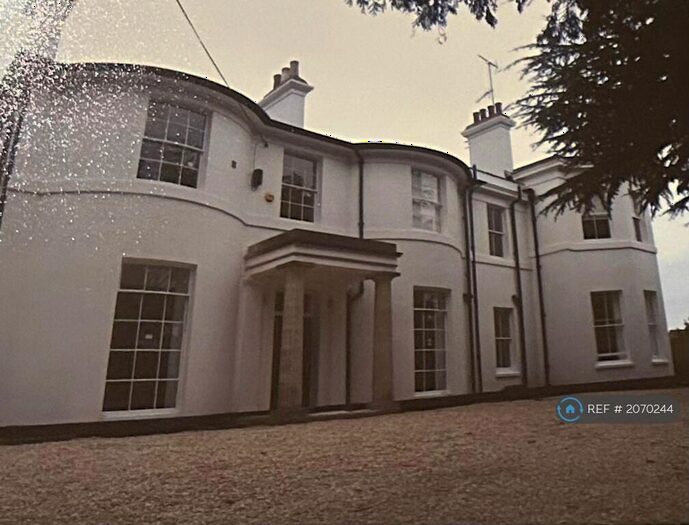 2 Bedroom Flat To Rent In Saint Andrews House, Reading, RG30