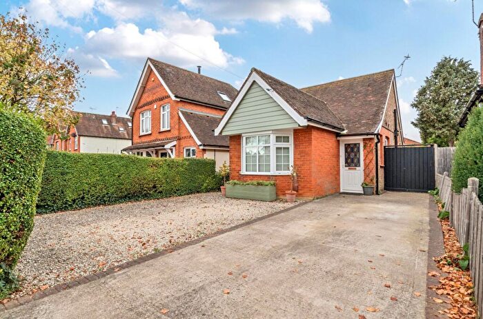 2 Bedroom Detached House For Sale In Stirling Road, Chichester, PO19