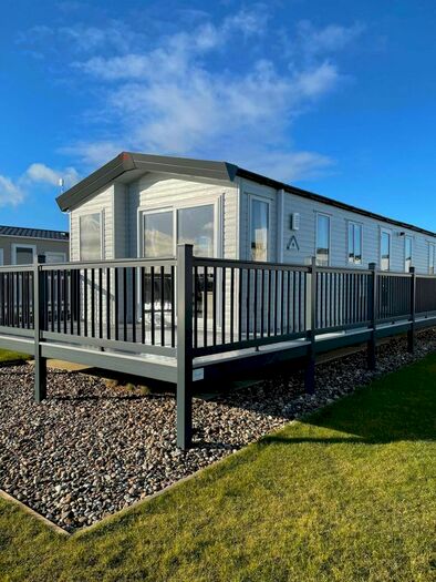 3 Bedroom Mobile/park Home For Sale In Flamborough, Bridlington, YO15