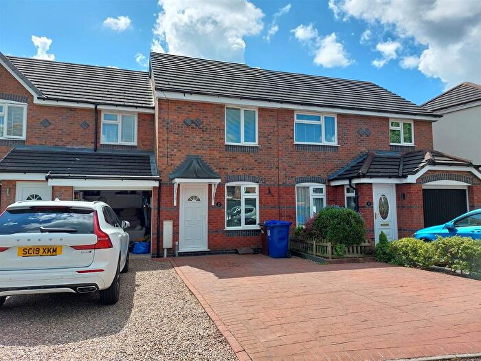 2 Bedroom Semi-Detached House To Rent In Weston Park Avenue, Stretton, Burton-On-Trent, DE14