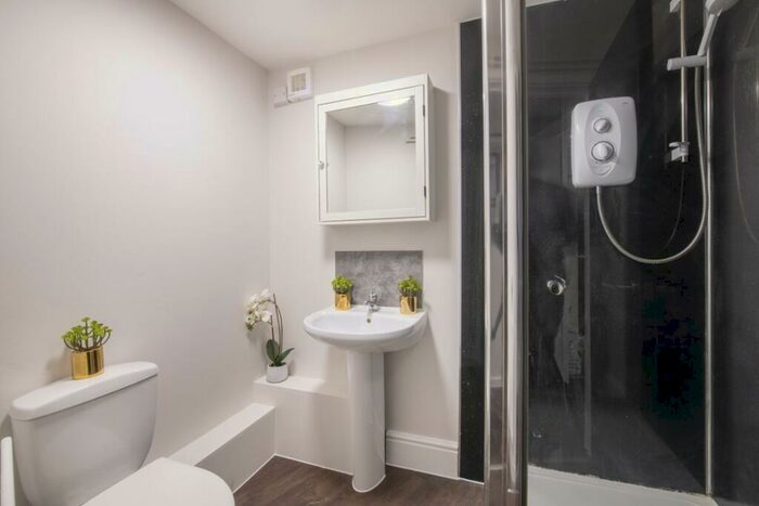 5 Bedroom House To Rent In Rob Roy House, Lenton, Nottingham, NG7