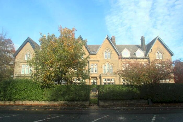 2 Bedroom Flat To Rent In Eton Court, Knaresborough Road, Harrogate, HG1