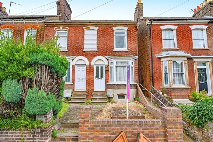 3 Bedroom End Of Terrace House For Sale In West Street, Dunstable, Bedfordshire, LU6