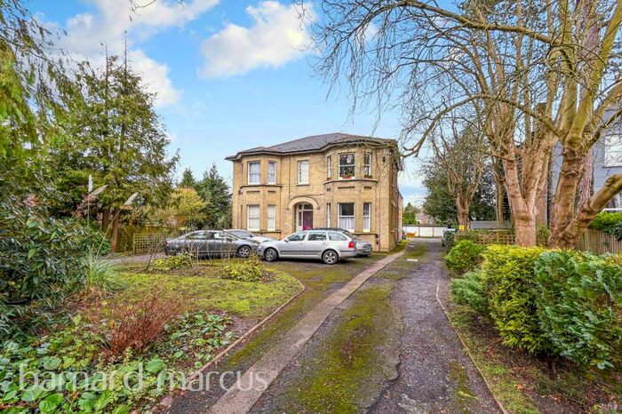 1 Bedroom Flat To Rent In College Road, Epsom, KT17