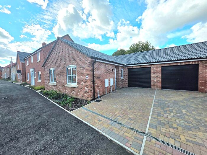 2 Bedroom Bungalow For Sale In St. Johns Hill, Bungay, NR35