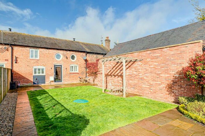 3 Bedroom Barn Conversion For Sale In Chorley Green Farm Barns/Chorley Green Farm, Chorley, Nantwich, CW5