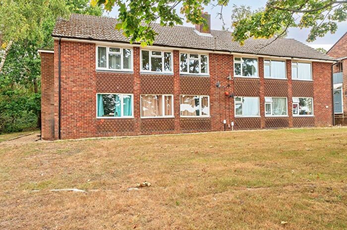 2 Bedroom Maisonette To Rent In Hiltingbury Road, Chandler's Ford, Eastleigh, SO53