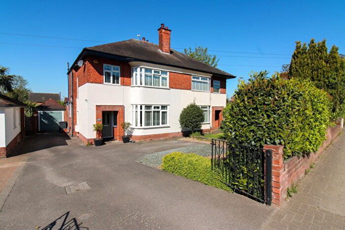 3 Bedroom Semi-Detached House For Sale In Lea Road, Gainsborough, DN21