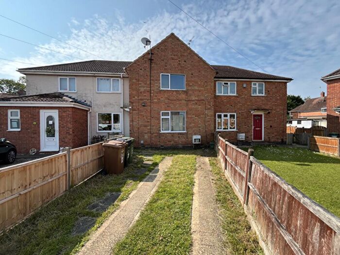3 Bedroom House To Rent In Chapman Grove, Corby, NN17