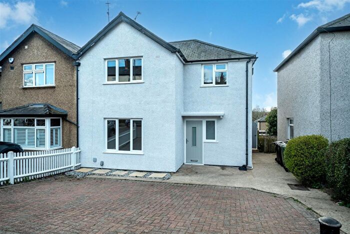 3 Bedroom Semi Detached House For Sale In Old London Road, St. Albans, AL1