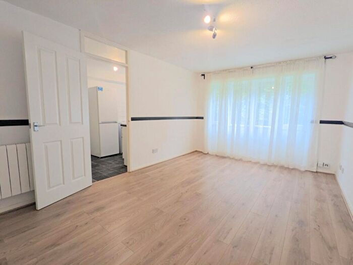 1 Bedroom Flat To Rent In Kimpton Close, Hemel Hempstead, Hertfordshire, HP2