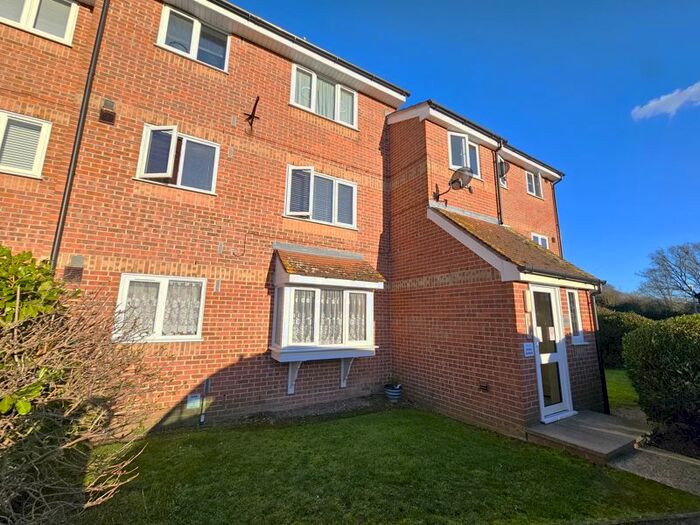 1 Bedroom Flat To Rent In Lesney Gardens, Rochford, SS4