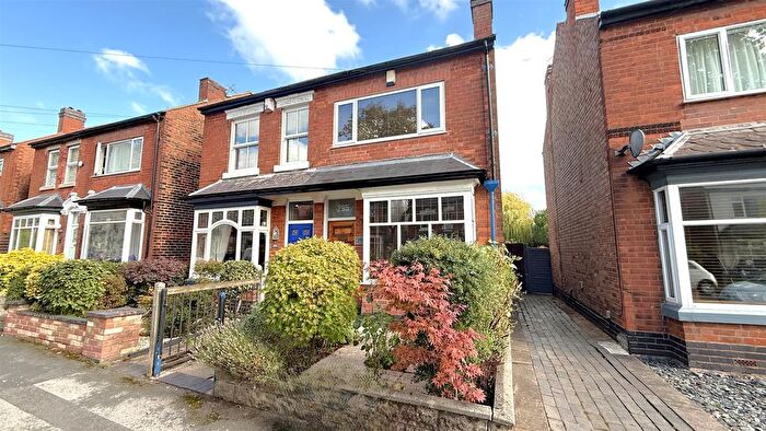 3 Bedroom Semi-Detached House For Sale In Gristhorpe Road, Selly Park / Stirchley, Birmingham, B29