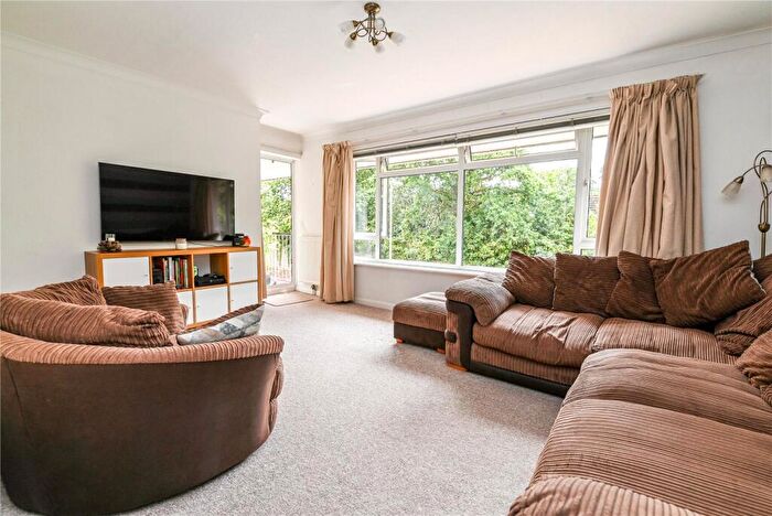 2 Bedroom Apartment For Sale In Violet Lane, New Milton, Hampshire, BH25