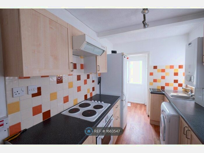 3 Bedroom Semi-Detached House To Rent In Wheeler Avenue, Swindon, SN2