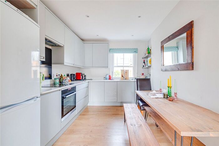 2 Bedroom Flat To Rent In Reporton Road, London, SW6