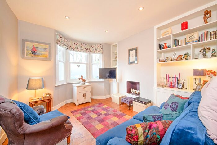2 Bedroom End Of Terrace House To Rent In Sandycombe Road, Richmond, TW9