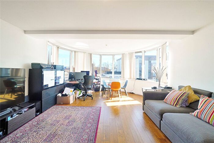 2 Bedroom Flat For Sale In Wallis House, Brentford, TW8