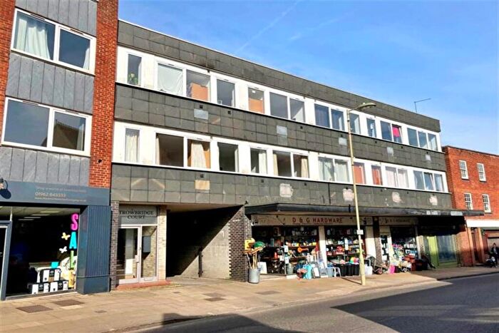 2 Bedroom Flat To Rent In Winchester, SO23