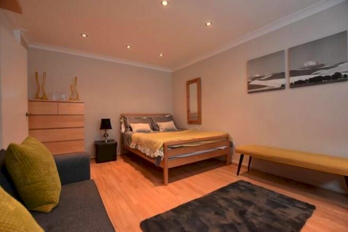 Studio To Rent In Longfield, Harlow, CM18