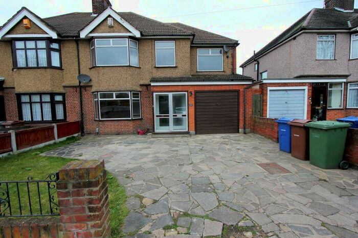 5 Bedroom Semi-Detached House To Rent In Ward Avenue, Grays, Essex, RM17