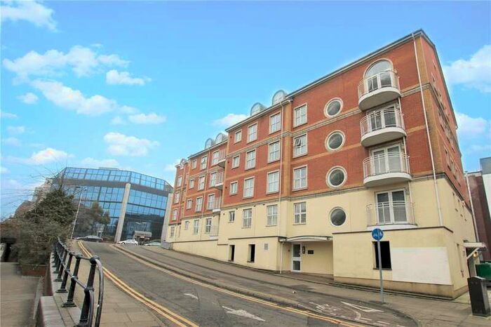 2 Bedroom Flat To Rent In Grantley Heights, Kennet Side, Reading, Berkshire, RG1