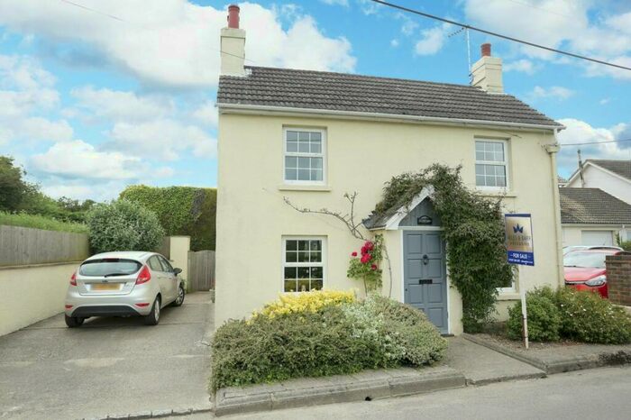 3 Bedroom Detached House For Sale In The Street, Finglesham, CT14