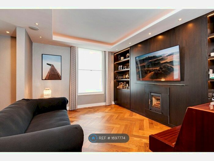 3 Bedroom Flat To Rent In Dudley Court, London, NW11