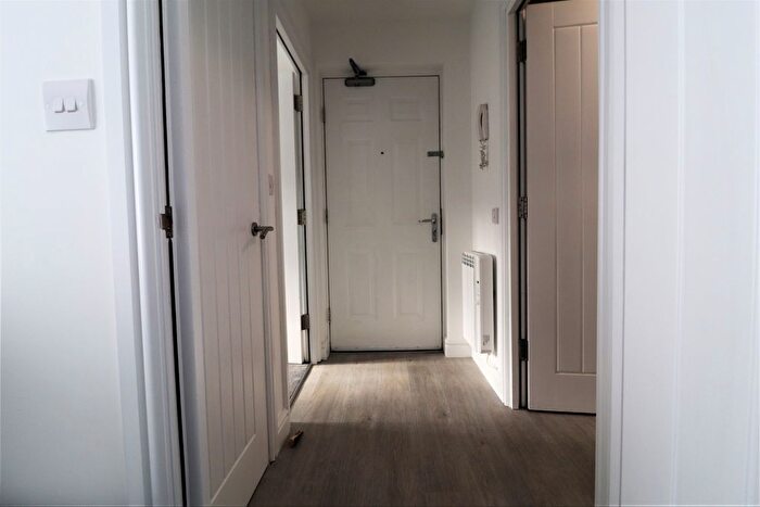 1 Bedroom Flat For Sale In Heol Gruffydd, Rhydyfelin, Pontypridd, CF37