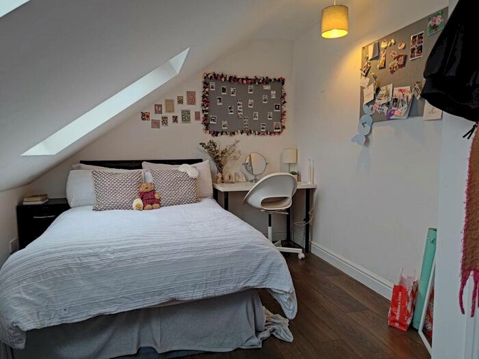 9 Bedroom House To Rent In Miskin Street, Cathays, Cardiff, CF24