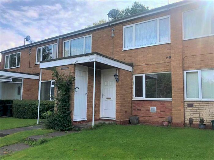 2 Bedroom Maisonette To Rent In Ardath Road, Street, Birmingham, B38