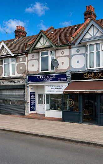 2 Bedroom Property To Rent In Beehive Lane, Ilford, IG1