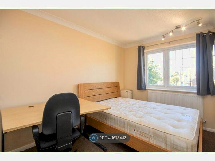5 Bedroom Flat To Rent In Tangerine Close, Colchester, CO4