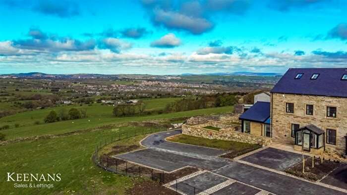 4 Bedroom Town House To Rent In Cross Edge, Oswaldtwistle, BB5