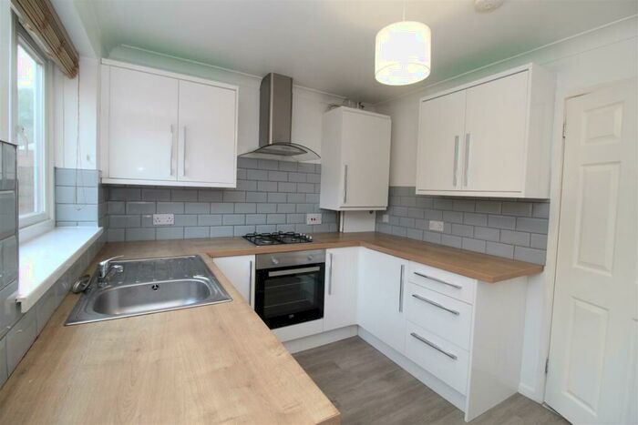 2 Bedroom House To Rent In Glan-Y-Ffordd, Taffs Well, Cardiff, CF15