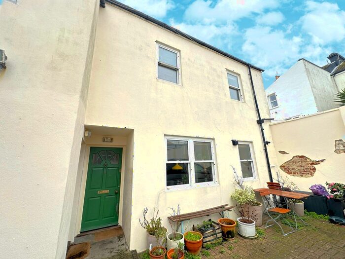 2 Bedroom Property To Rent In Chapel Terrace, Brighton, BN2