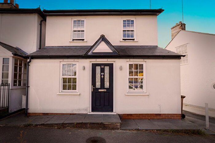 2 Bedroom Detached House For Sale In The Rutts, Bushey Heath, Bushey, WD23