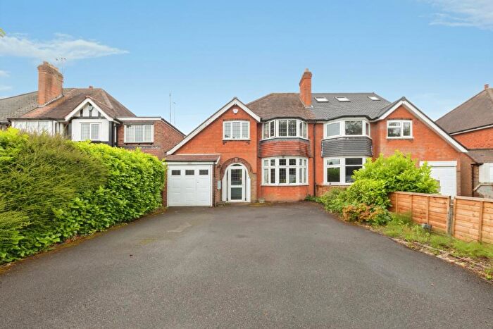 3 Bedroom Semi-Detached House For Sale In Widney Lane, Solihull, West Midlands, B91