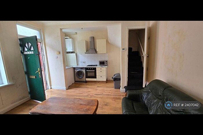 4 Bedroom Terraced House To Rent In Autumn Place, Leeds, LS6
