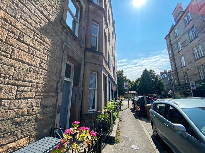 3 Bedroom Flat To Rent In Viewforth Gardens, Bruntsfield, Edinburgh, EH10