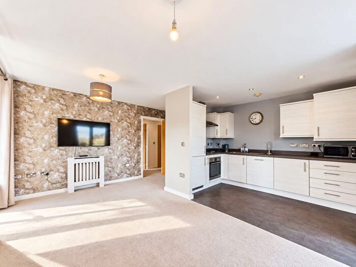 2 Bedroom Flat For Sale In Woodhouse Close, Lockwheel House, WR5