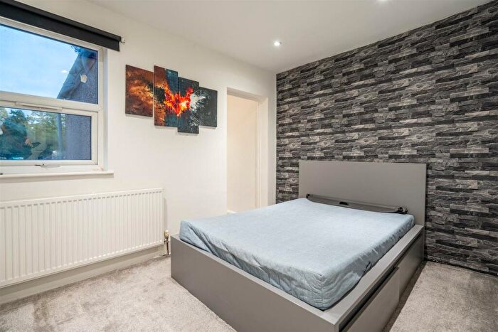 3 Bedroom Terraced House For Sale In Princess Road, Croydon, CR0