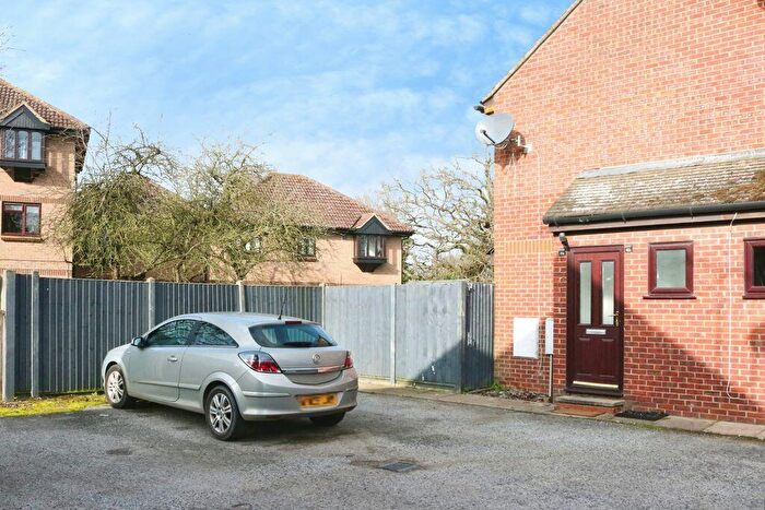 1 Bedroom Detached House To Rent In Vicarage Way, Slough, SL3