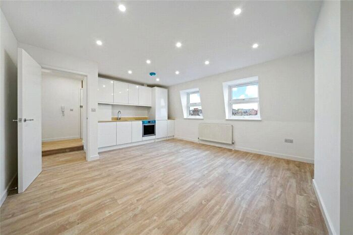 2 Bedroom Apartment To Rent In Fortune Green Road, London, NW6