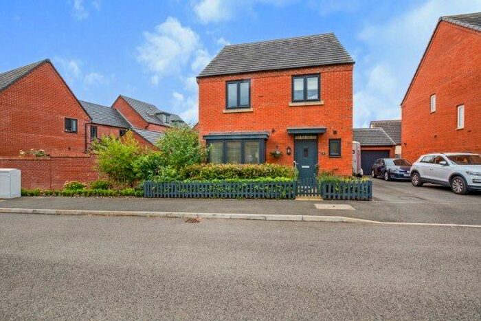 4 Bedroom Property To Rent In Austen Close, Northampton, NN5