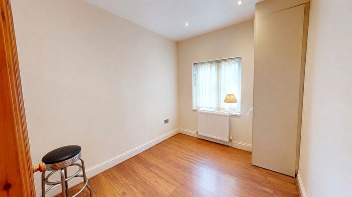 1 Bedroom Flat To Rent In Western Road, Hove, BN3