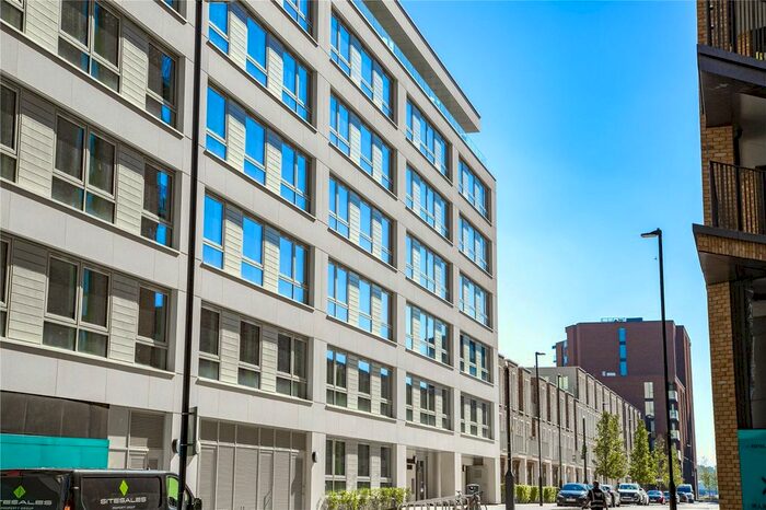 2 Bedroom Flat To Rent In Royal Crest Avenue, London, E16