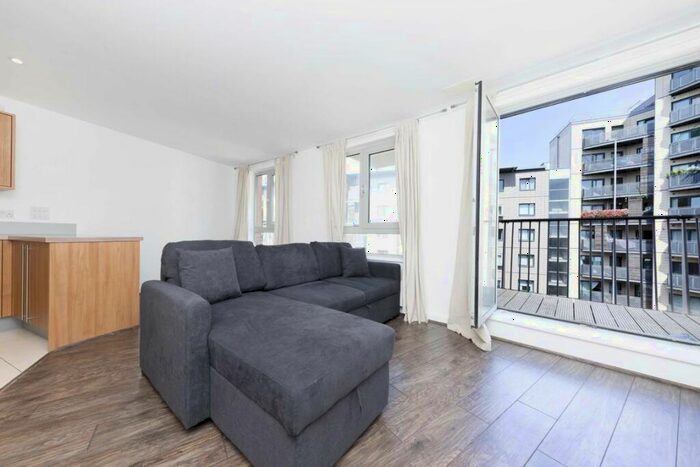 1 Bedroom Flat To Rent In Buckler Court, Holloway, N7