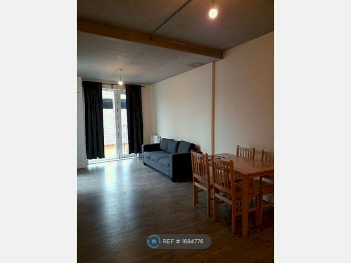 2 Bedroom Flat To Rent In South Street, Romford, RM1